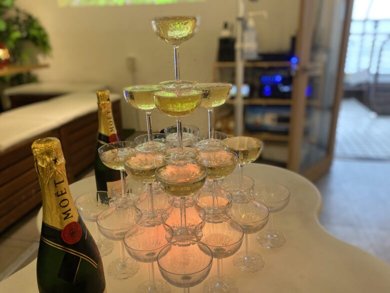 貸切特典も充実!渋谷の結婚式二次会を盛り上げる「シャンパンタワー」!